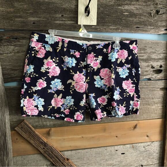 Old navy plus size 16 navy floral shorts - Picture 1 of 5